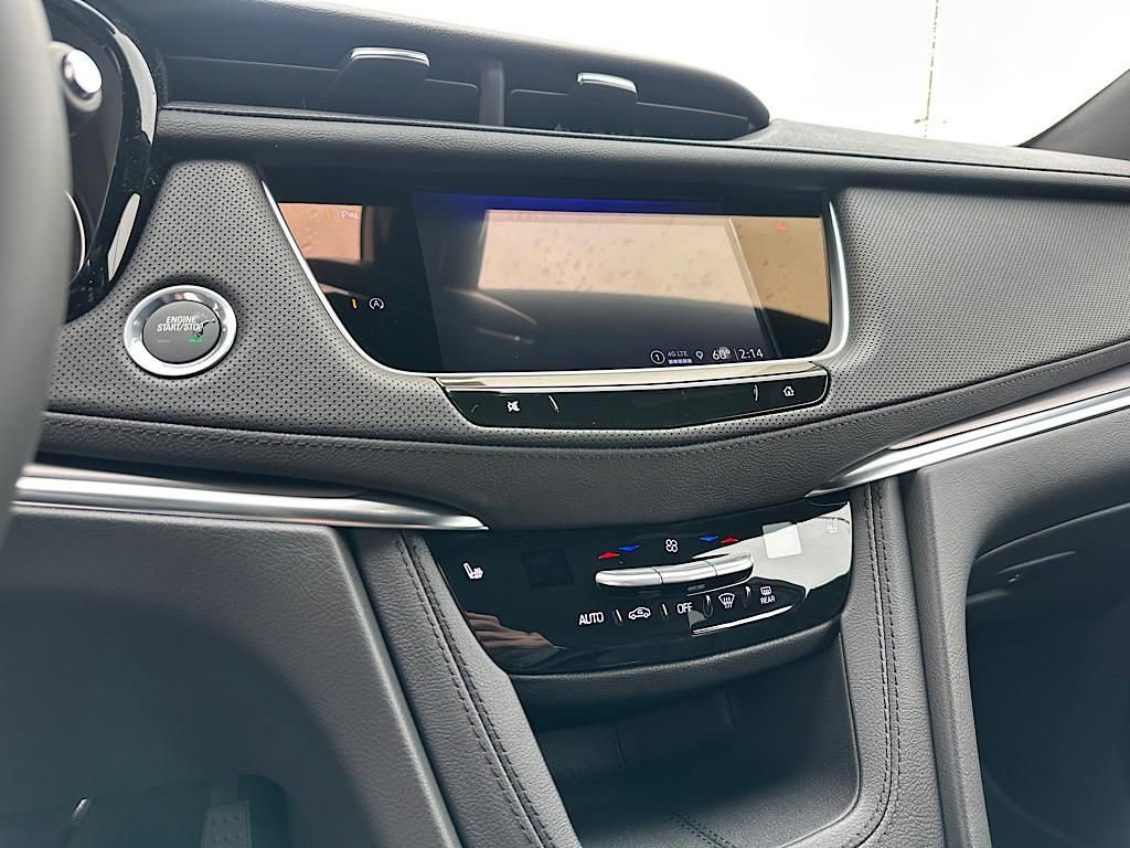 New 2025 Cadillac XT5 Luxury w/ LPO, Floor Liner Package AWD/4WD image 19