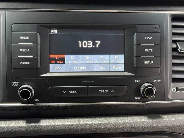 Used 2018 Kia Sedona L FWD image 17