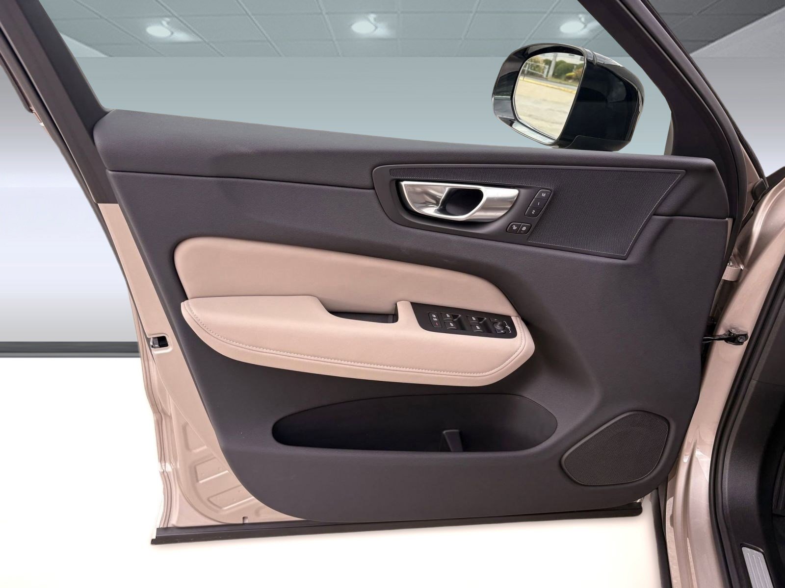 Certified 2026 Volvo XC60 B5 Plus w/ Climate Package image 22