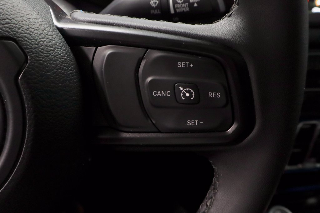 Used 2023 Jeep Gladiator Sport AWD/4WD image 28