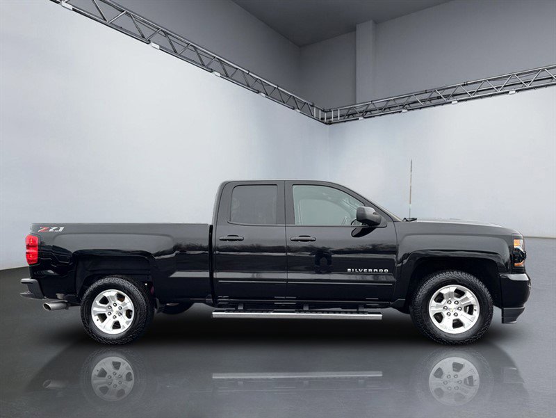 Used 2019 Chevrolet Silverado 1500 LT w/ All Star Edition AWD/4WD image 3