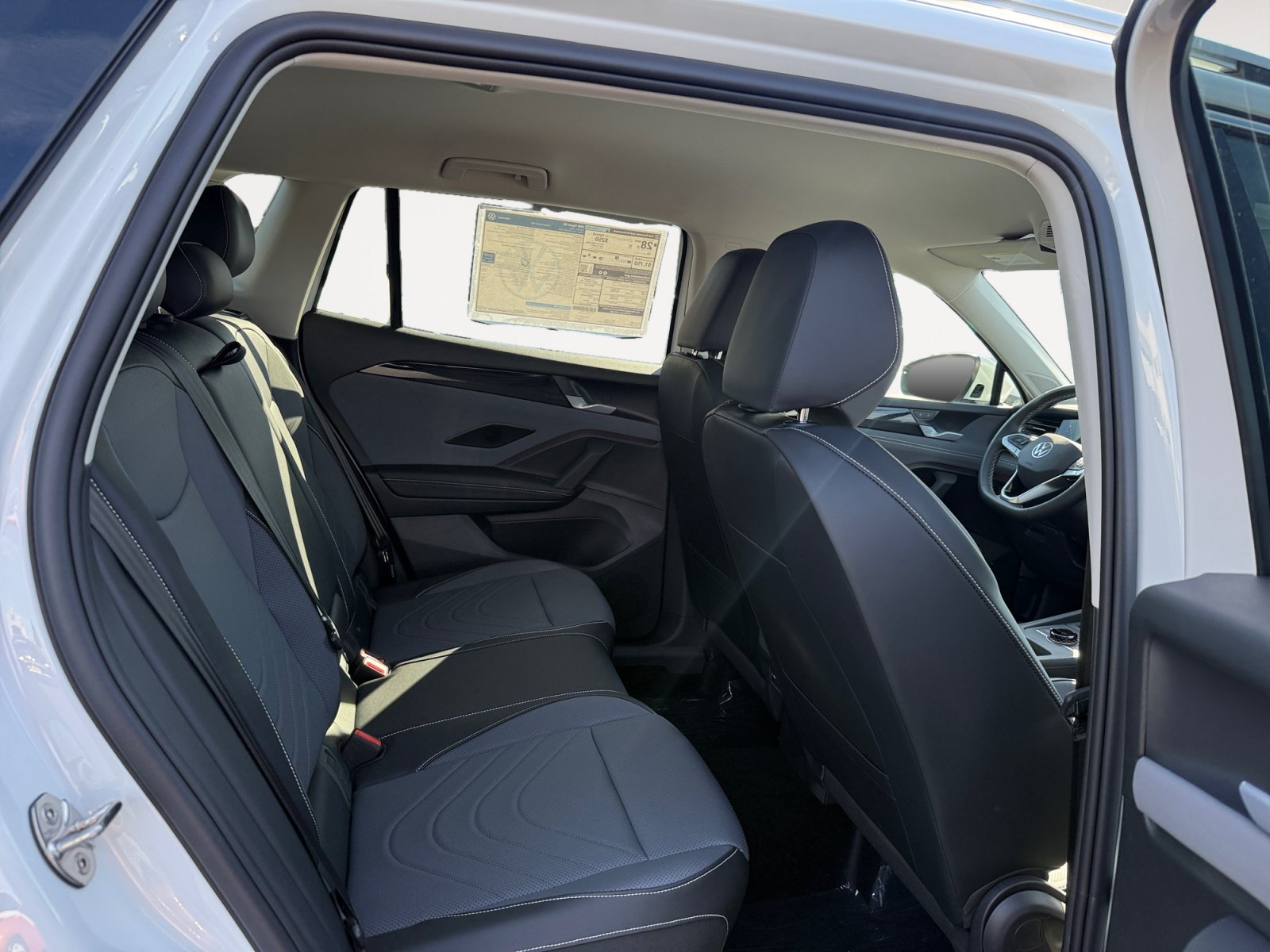 New 2026 Volkswagen Tiguan SE FWD image 18