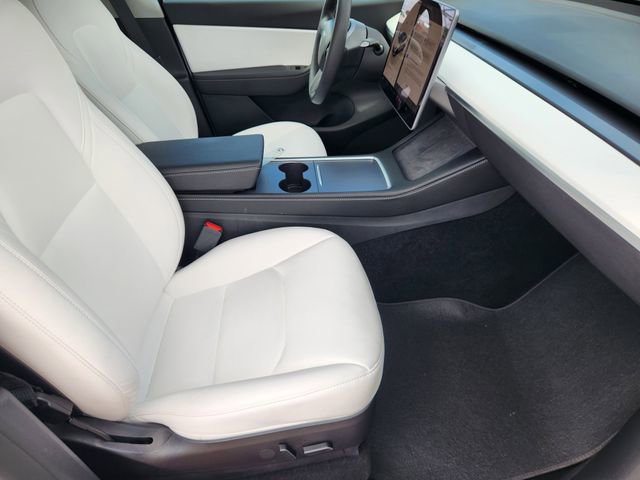 Used 2022 Tesla Model Y Performance image 14