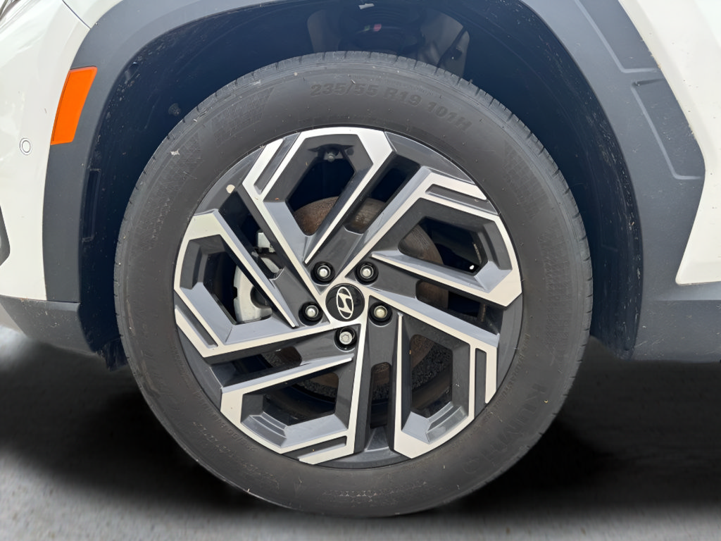 Used 2025 Hyundai Tucson Limited FWD image 14