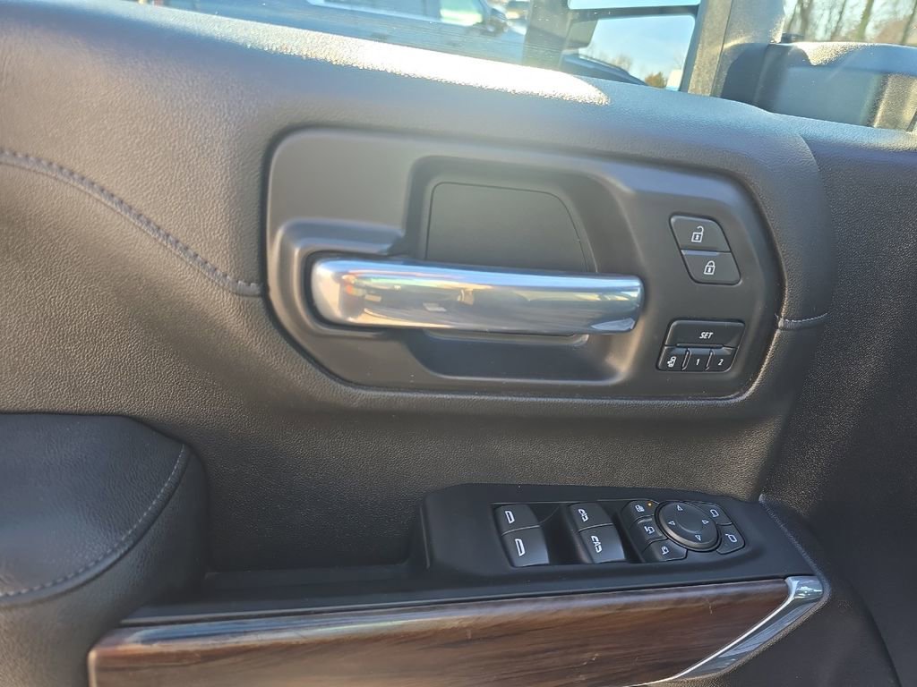 Used 2023 GMC Sierra 3500 SLT w/ SLT Convenience Package AWD/4WD image 24