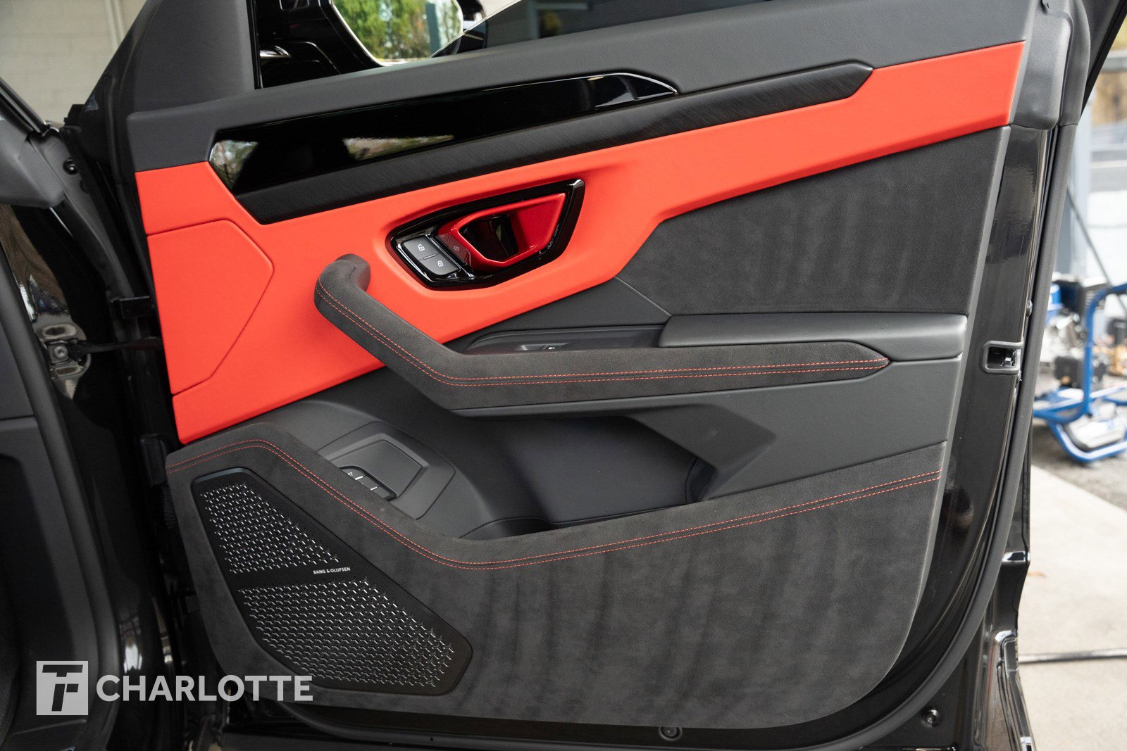 Used 2024 Lamborghini Urus S image 31