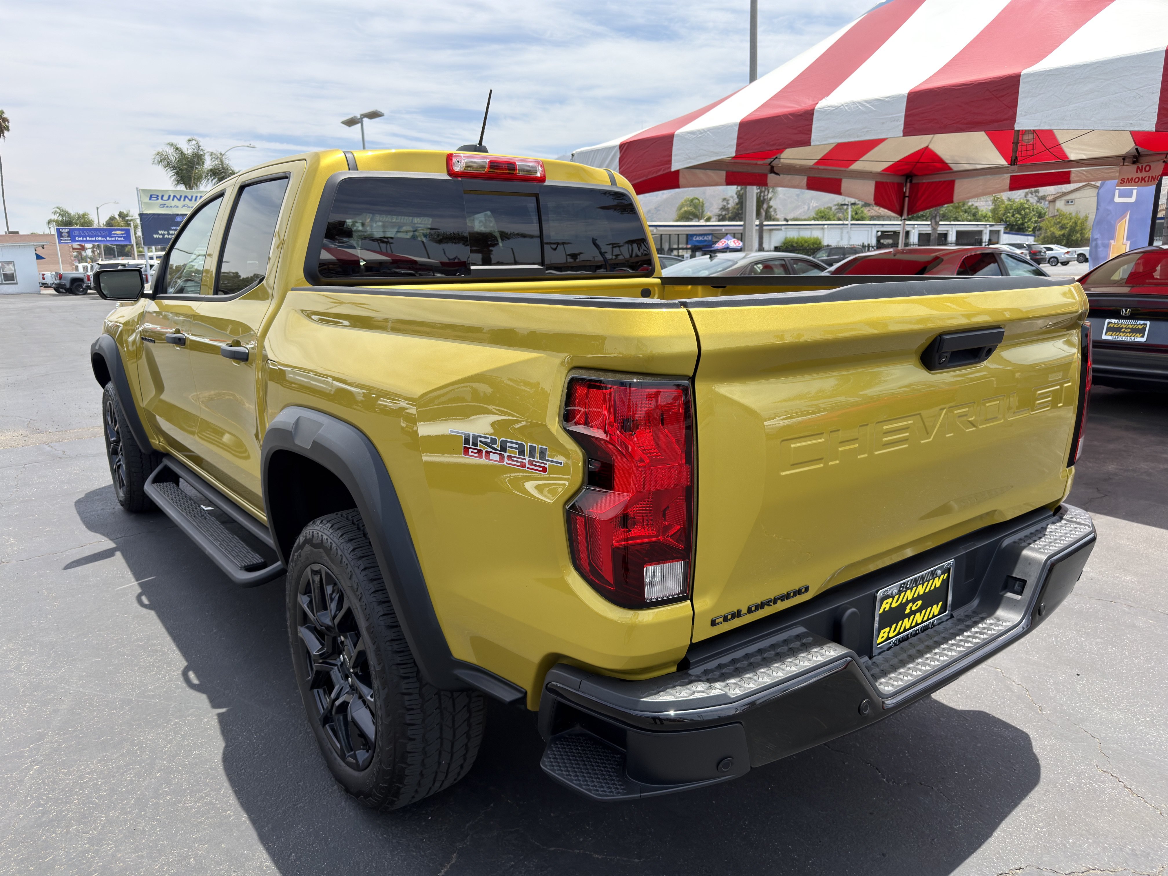 Used 2024 Chevrolet Colorado Trail Boss w/ LPO, Dark Essentials Package AWD/4WD image 6