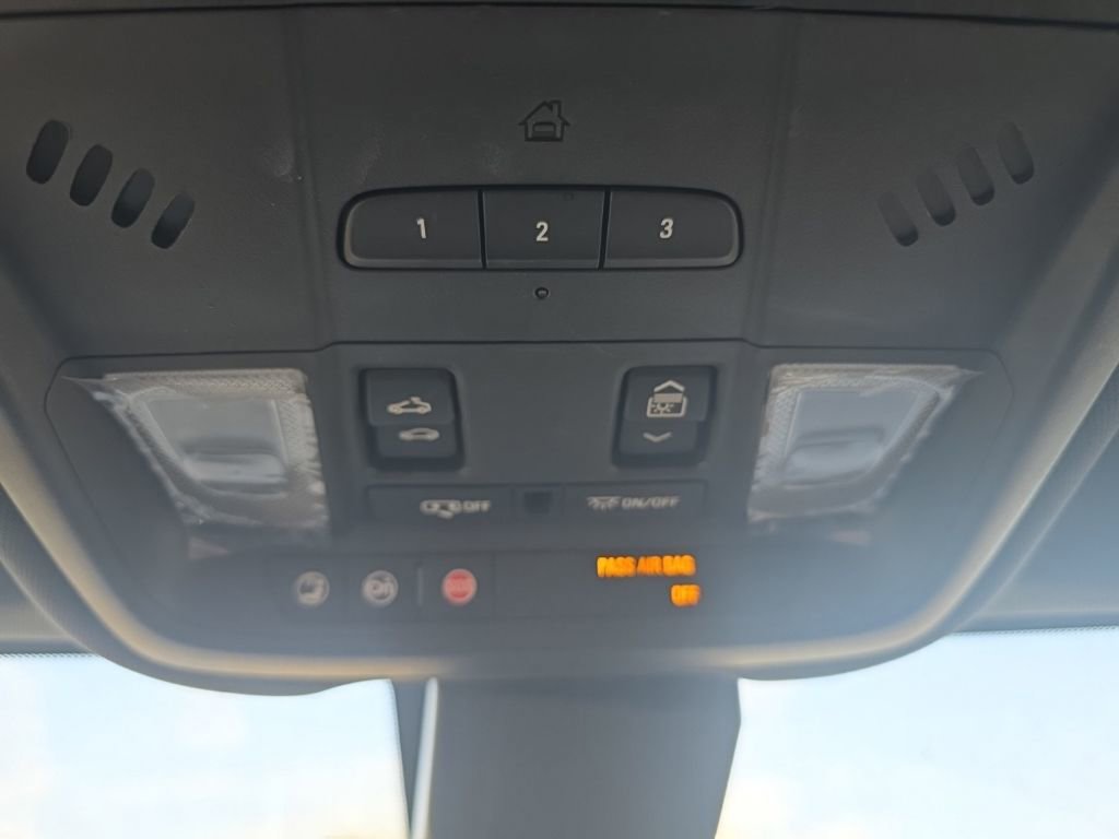 Used 2018 Chevrolet Equinox Premier image 25