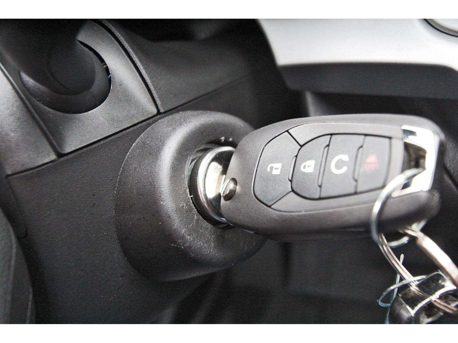 Used 2024 Chevrolet Trax LS w/ LS Convenience Package FWD image 18