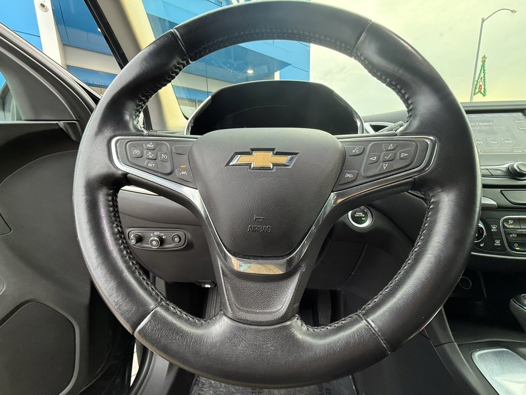 Used 2021 Chevrolet Equinox LT w/ Driver Convenience Package image 13