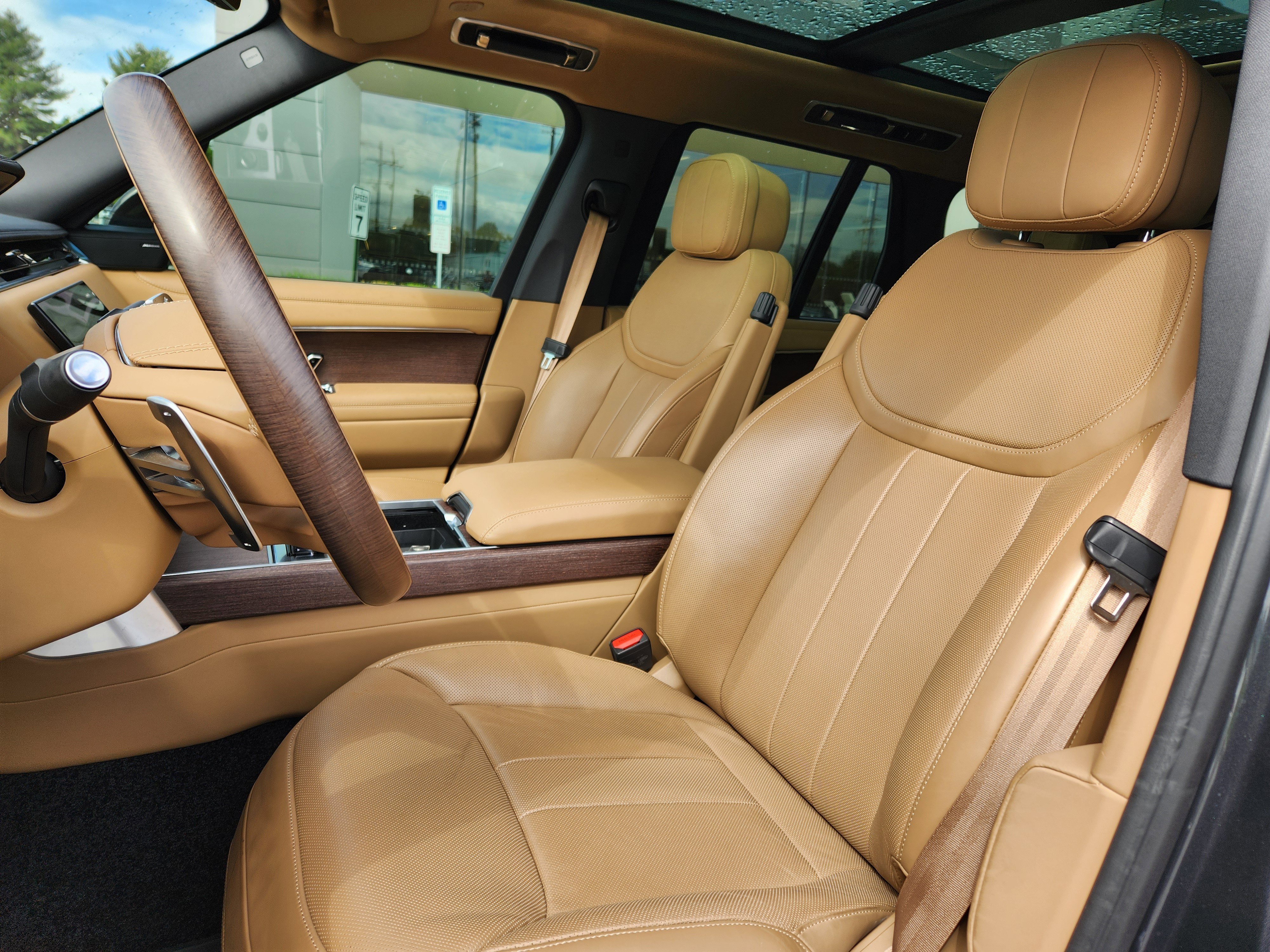 Certified 2023 Land Rover Range Rover SE AWD/4WD image 9