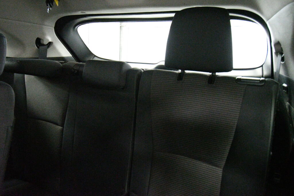 Used 2023 Toyota Highlander L FWD image 22