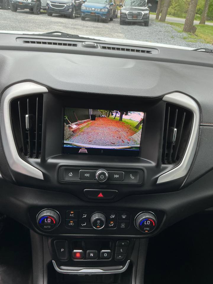 Used 2020 GMC Terrain SLE w/ Driver Convenience Package FWD image 14