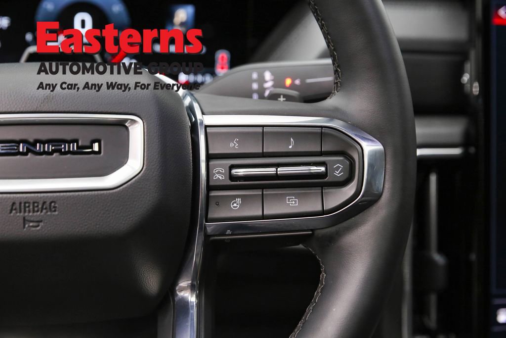 Used 2025 GMC Yukon XL Denali w/ Denali Reserve Package image 16