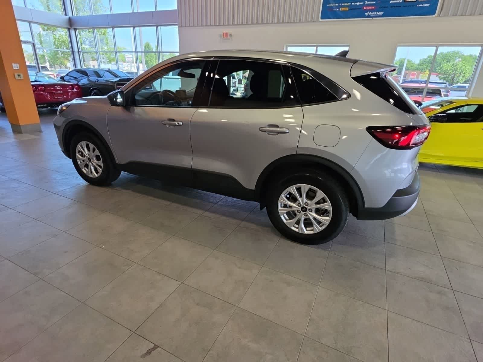 Used 2024 Ford Escape Active AWD/4WD image 12