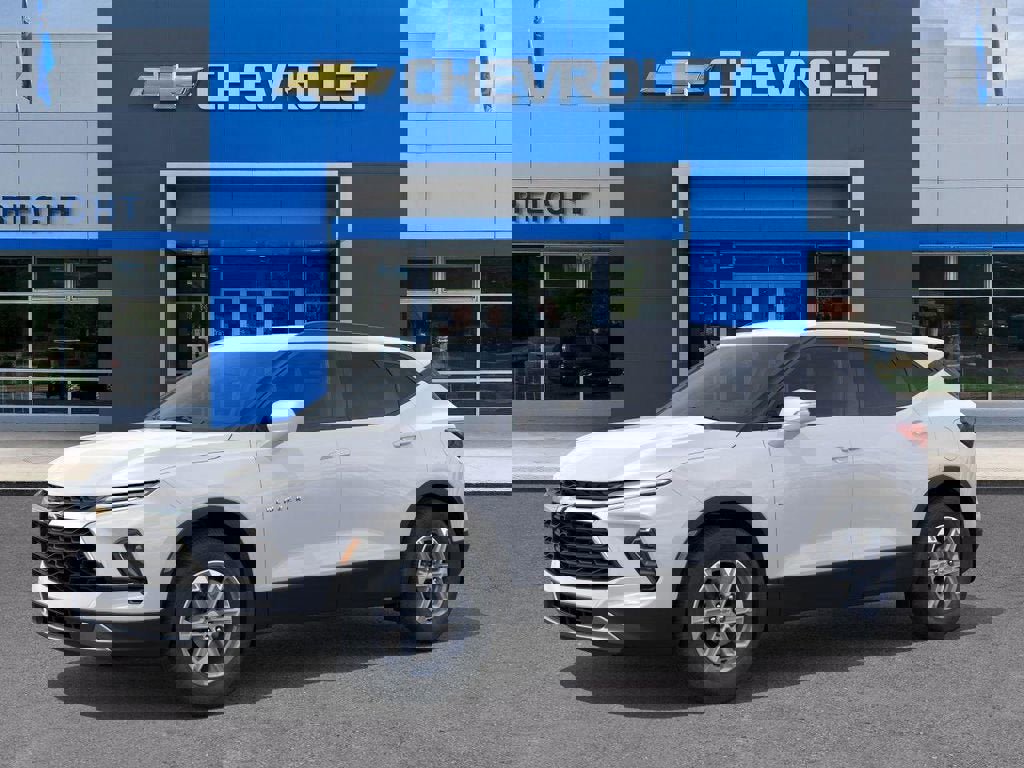 New 2026 Chevrolet Blazer LT image 2