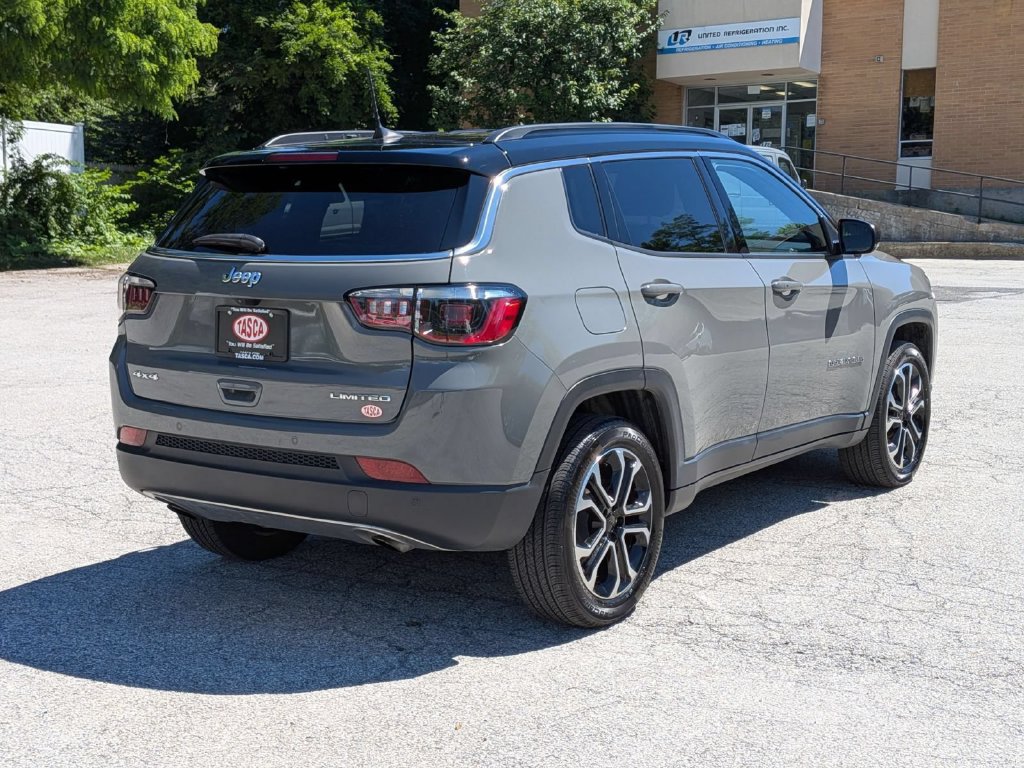 Used 2023 Jeep Compass Limited AWD/4WD image 3