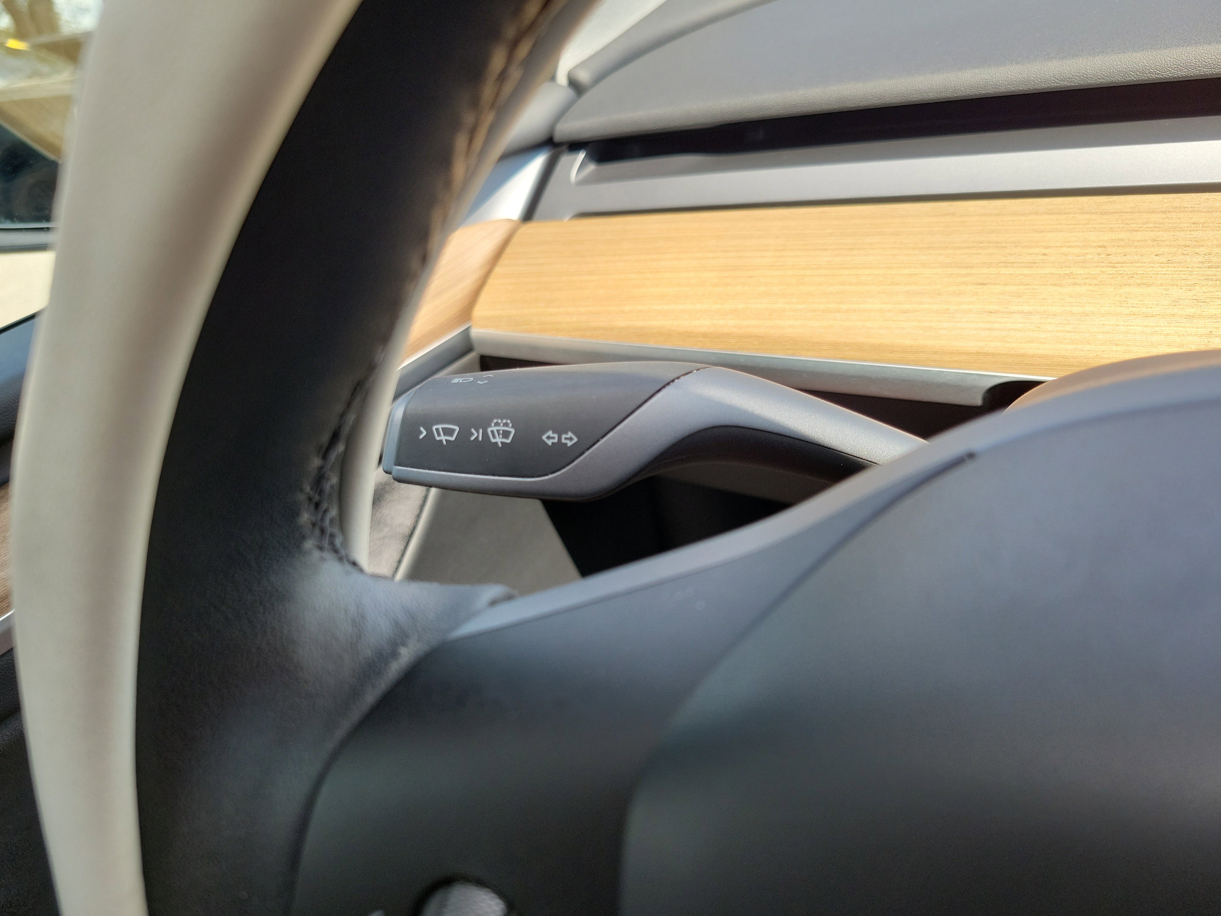 Used 2025 Tesla Model Y Long Range AWD/4WD image 25