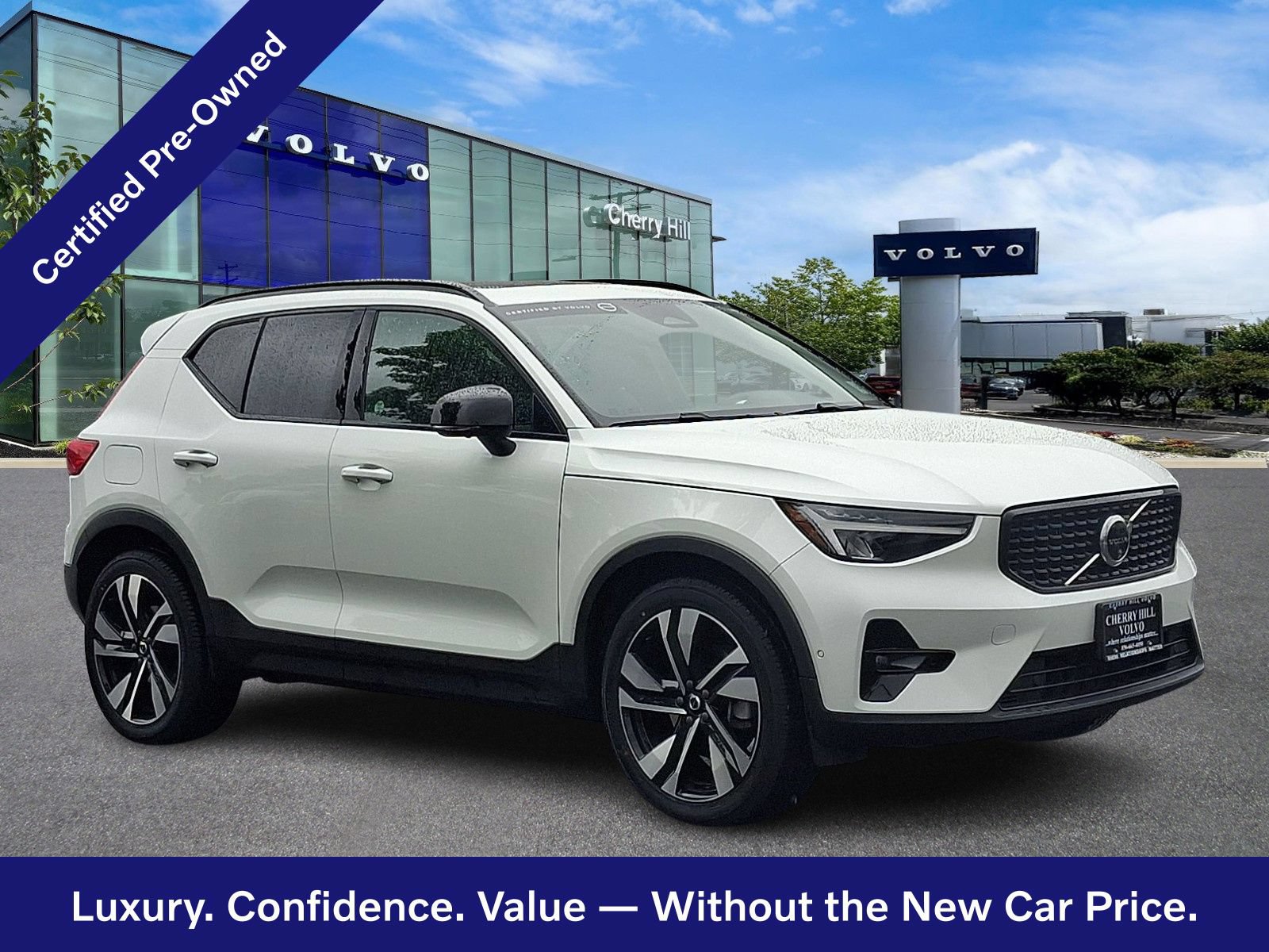 Certified 2024 Volvo XC40 B5 Plus w/ Protection Package Premier AWD/4WD image 1