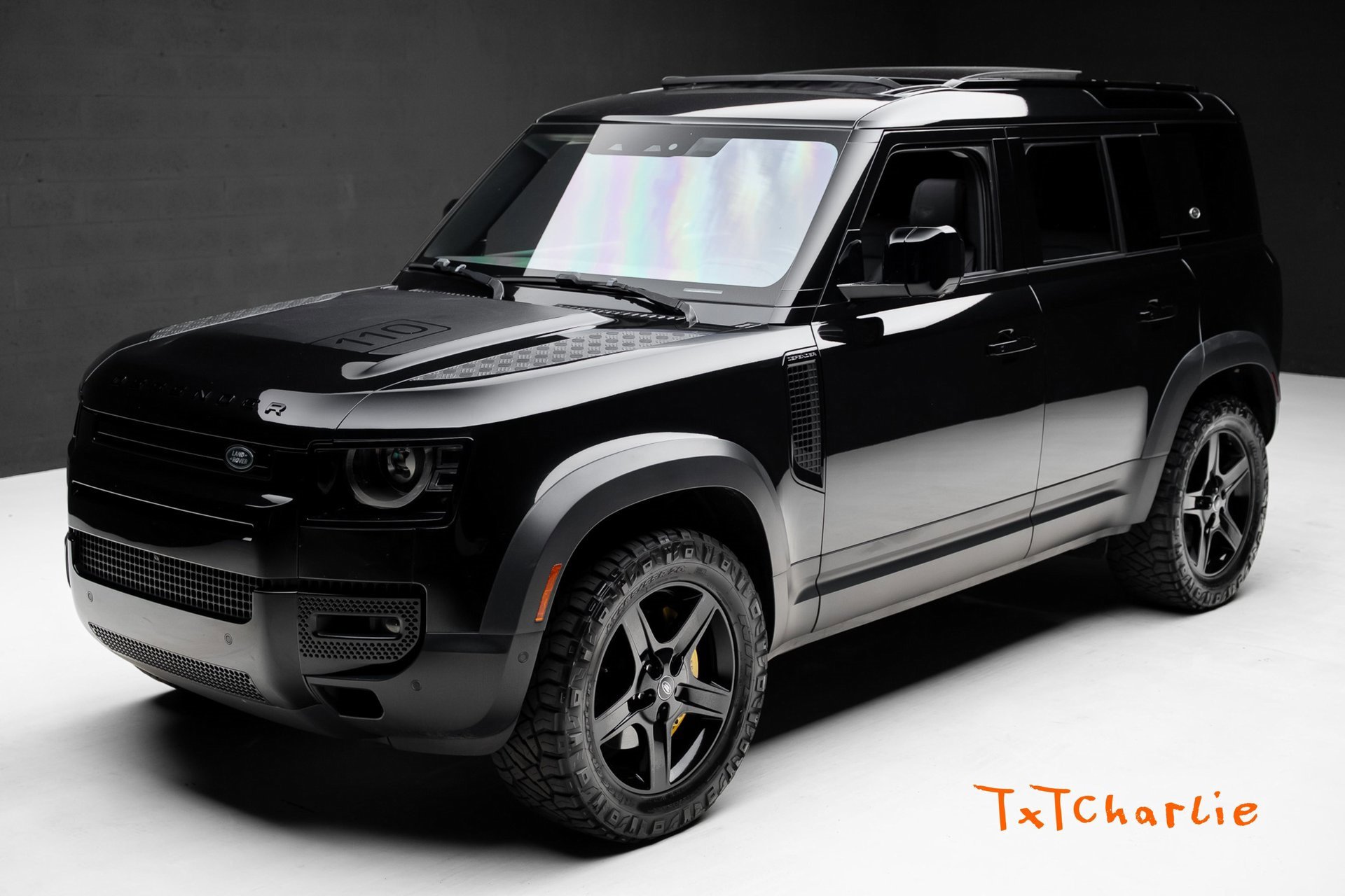 Used 2022 Land Rover Defender 110 SE image 1