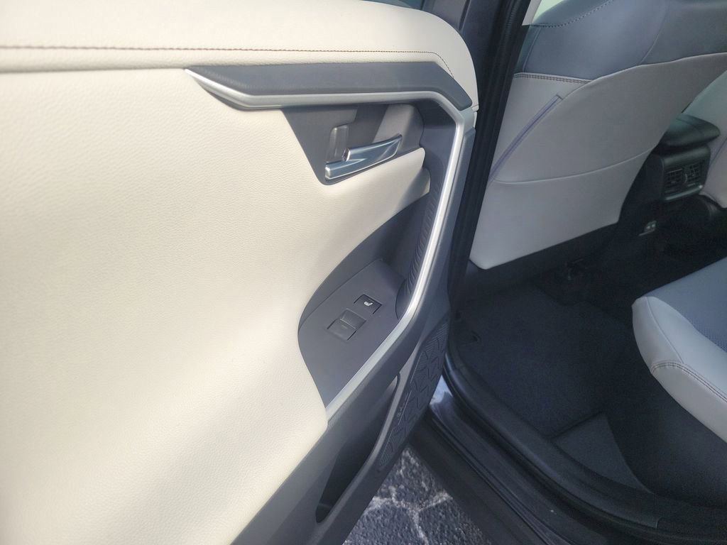 New 2025 Toyota RAV4 Limited image 9