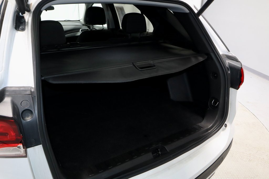 Used 2022 Chevrolet Equinox LT w/ Driver Convenience Package image 14