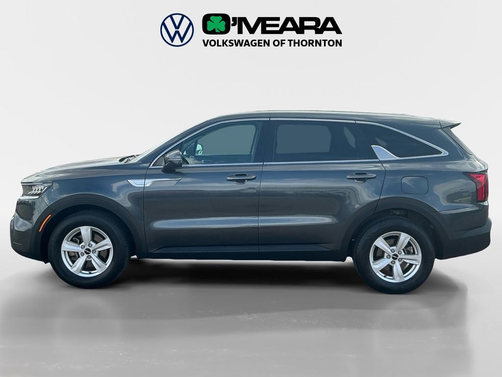 Used 2023 Kia Sorento LX image 2
