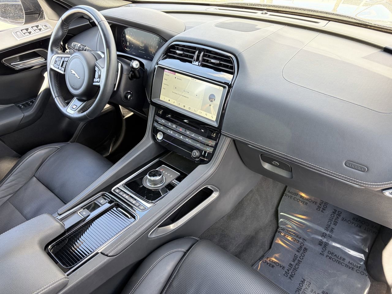 Used 2019 Jaguar F-PACE S image 13