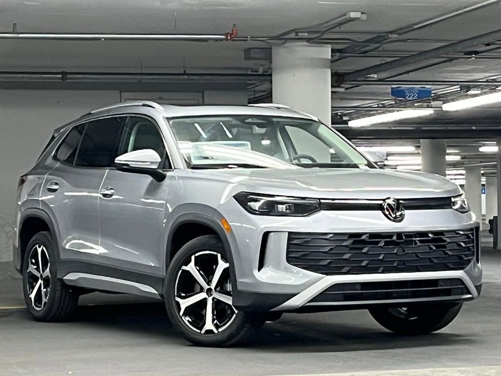 New 2026 Volkswagen Tiguan SE AWD/4WD image 2