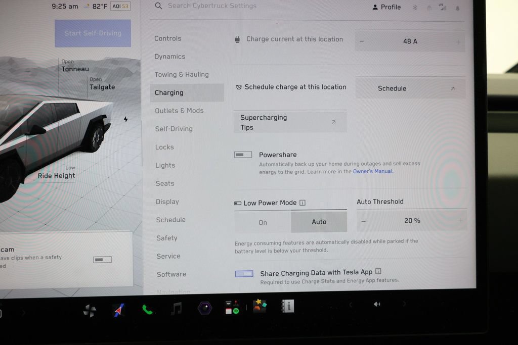Used 2024 Tesla Cybertruck AWD Crew Cab image 16