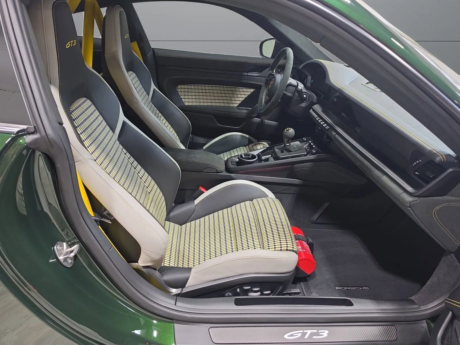 Used 2026 Porsche 911 GT3 RWD image 15
