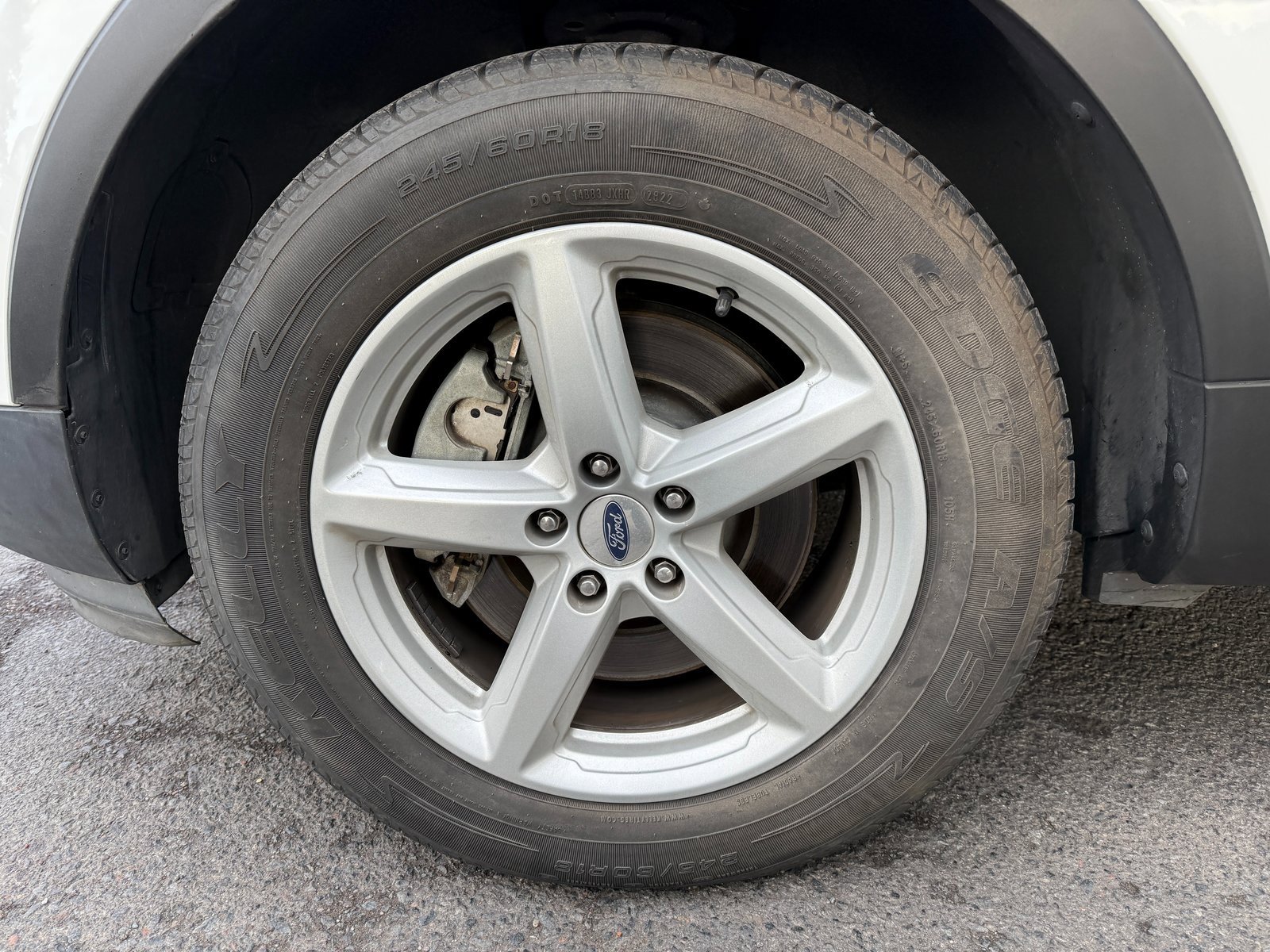 Used 2017 Ford Explorer XLT image 17