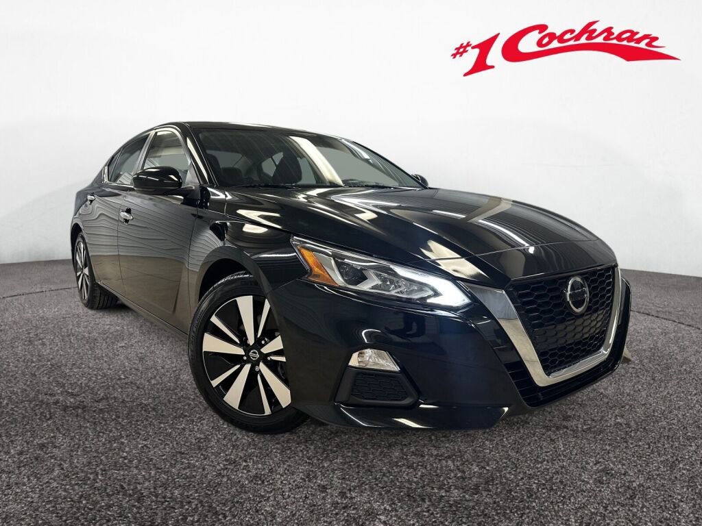 Used 2022 Nissan Altima 2.5 SV w/ SV Premium Package