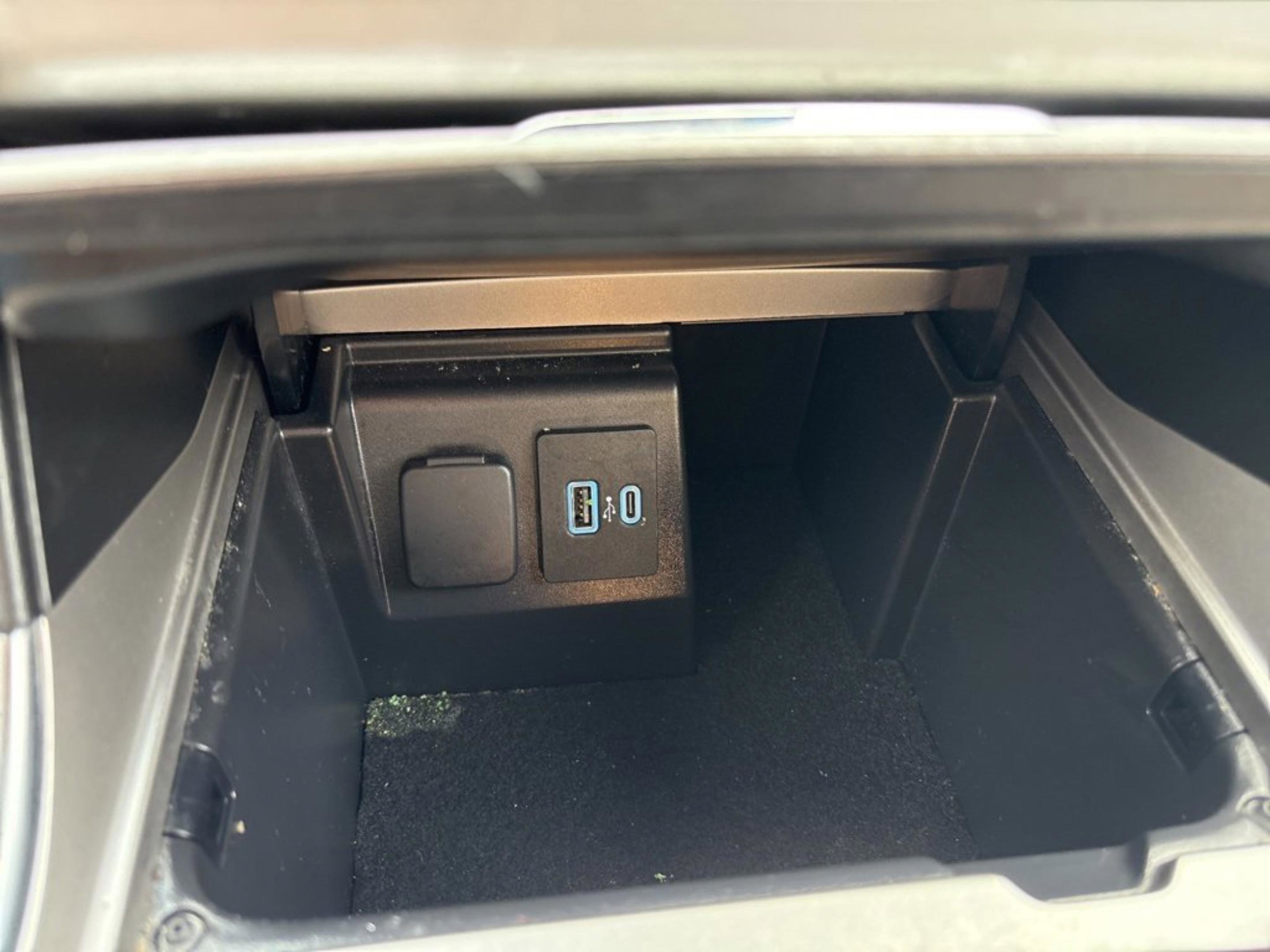 Used 2021 Ford Explorer XLT w/ Equipment Group 202A image 19