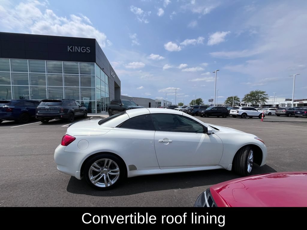 Used 2009 INFINITI G37 Convertible w/ Premium Pkg RWD image 2