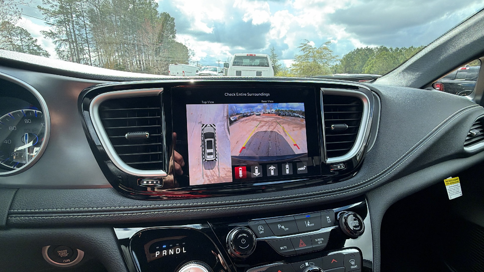 New 2026 Chrysler Pacifica Select FWD image 28