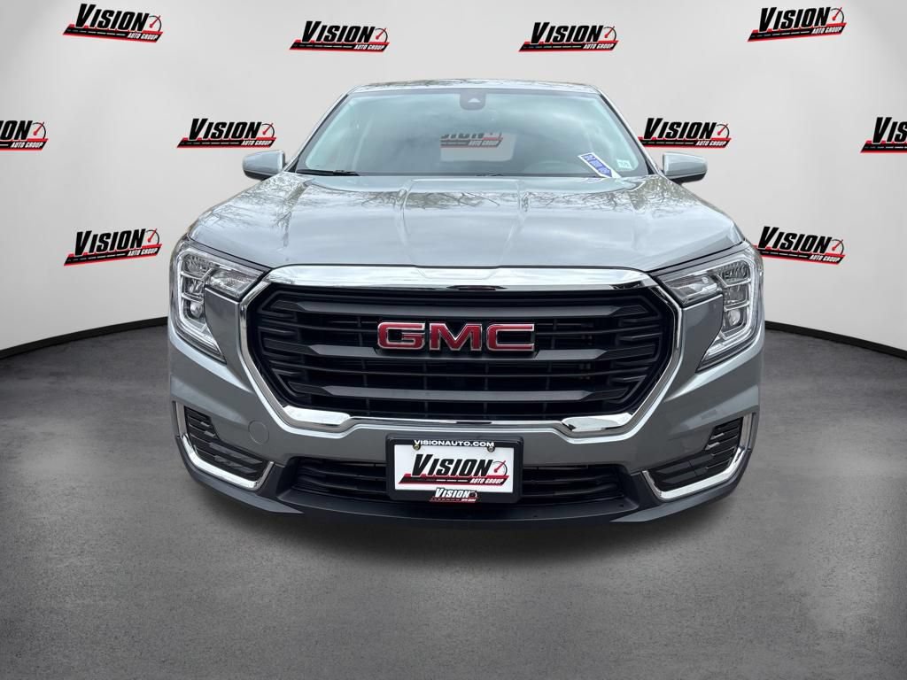 Used 2024 GMC Terrain SLE AWD/4WD image 2