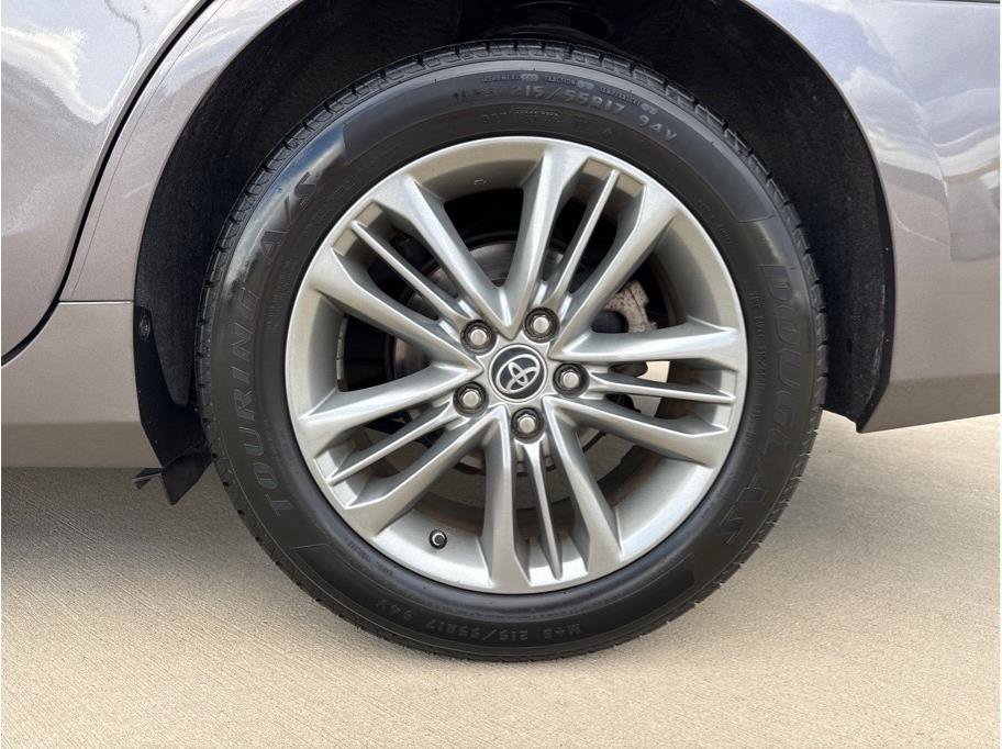 Used 2015 Toyota Camry SE w/ Protection Package FWD image 23