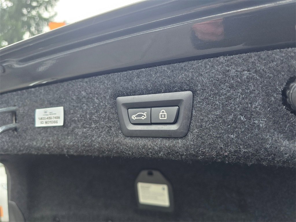 Used 2020 BMW M550i xDrive image 19