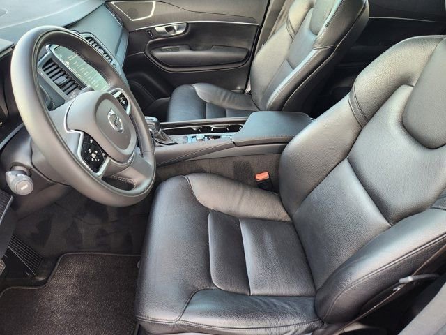 Used 2020 Volvo XC90 T6 Momentum image 4