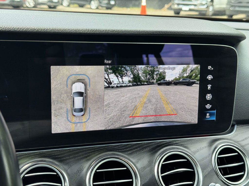 Used 2023 Mercedes-Benz E 350 4MATIC Sedan image 18