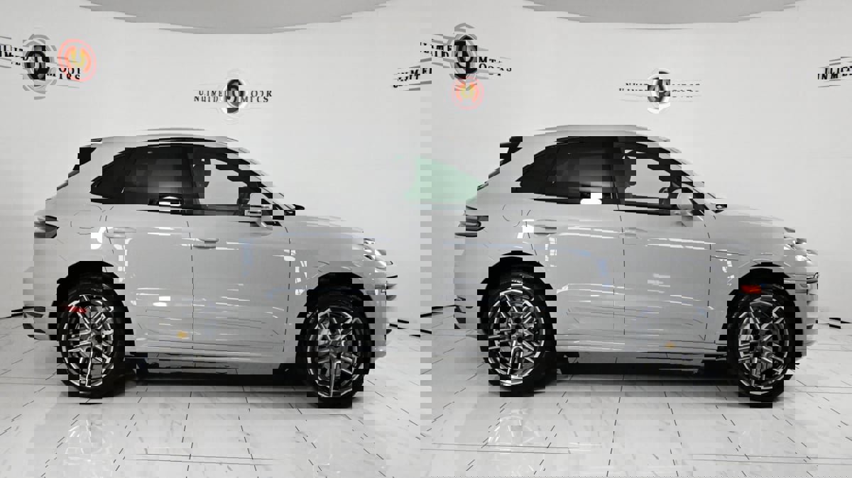 Used 2021 Porsche Macan Turbo w/ Premium Package Plus (PF0) image 2