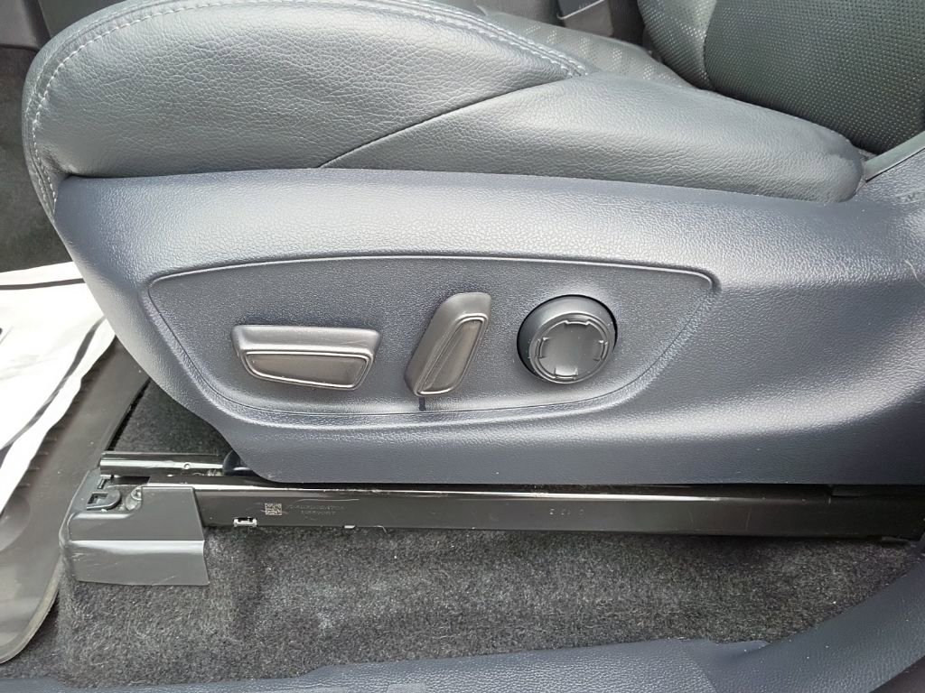 Used 2024 Toyota Tacoma TRD Sport w/ TRD Sport Premium Package image 28