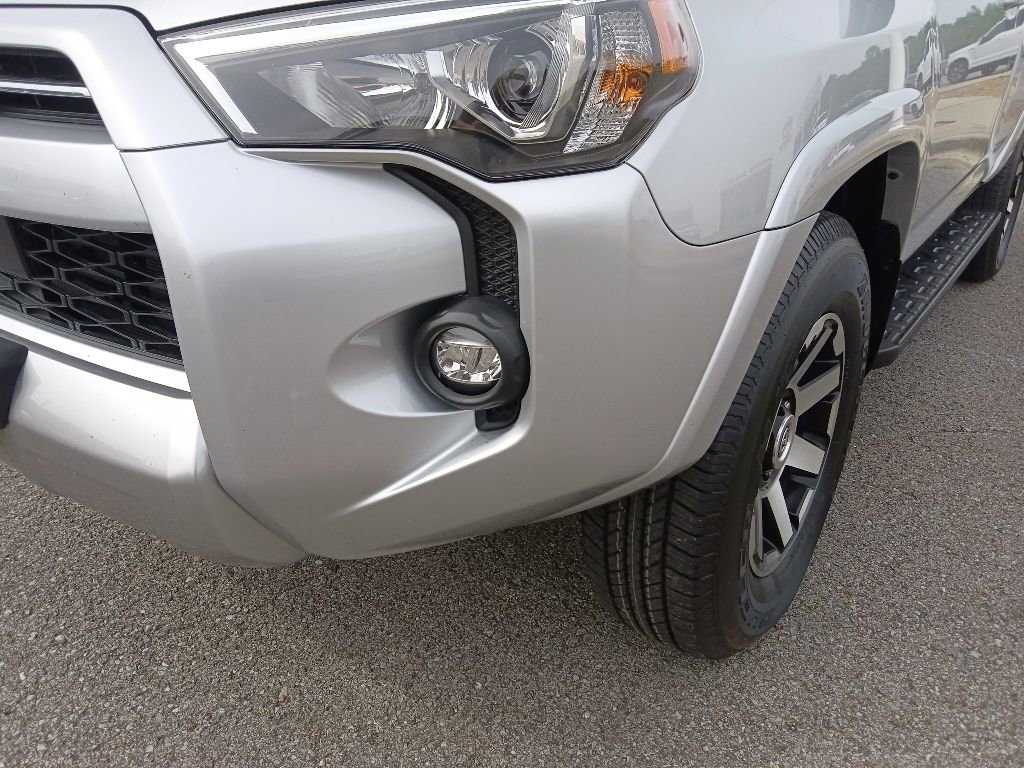Used 2024 Toyota 4Runner TRD Off-Road AWD/4WD image 9
