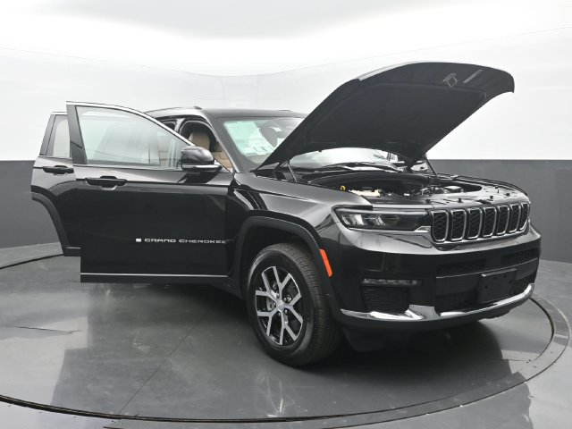 Used 2025 Jeep Grand Cherokee L Limited w/ Trailer Tow Package AWD/4WD image 54