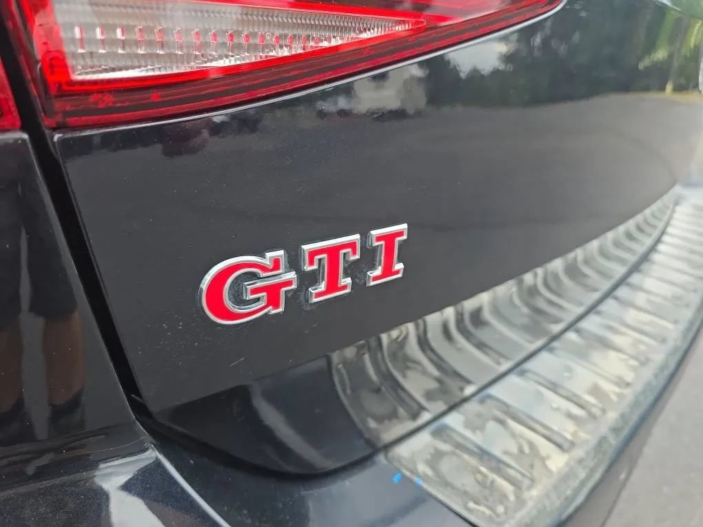 Used 2019 Volkswagen GTI Autobahn FWD image 11