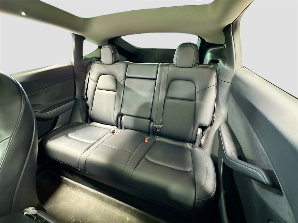 Used 2021 Tesla Model Y Long Range image 13