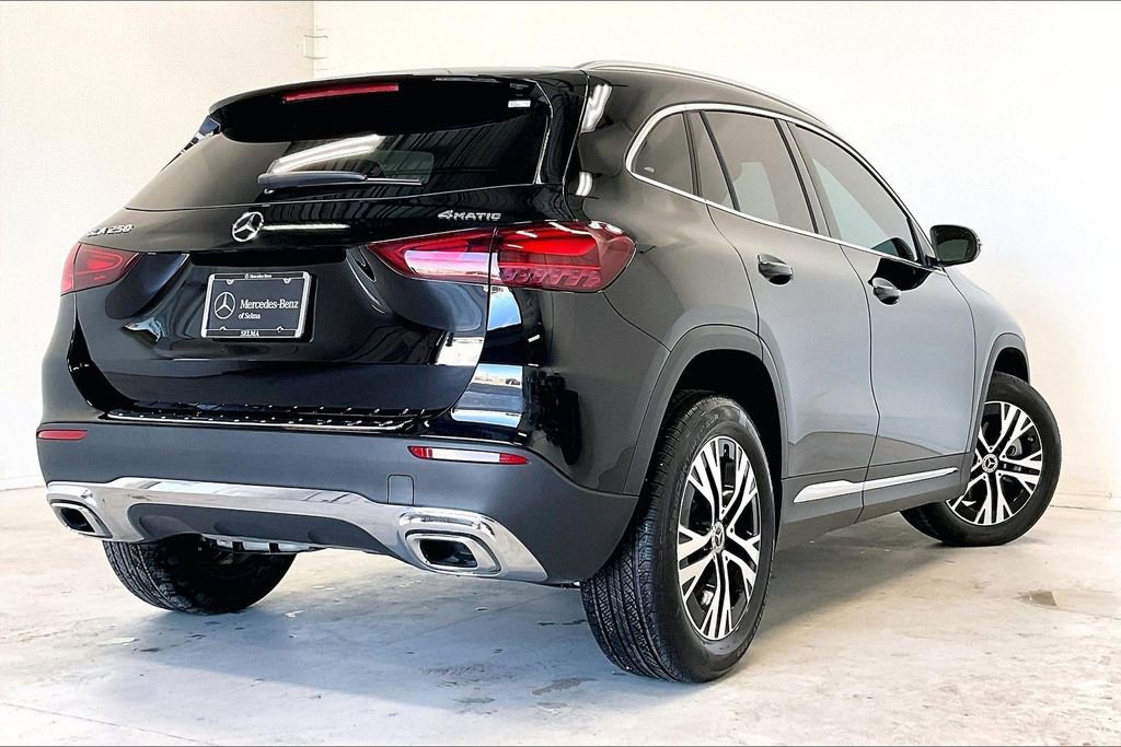 Used 2026 Mercedes-Benz GLA 250 4MATIC image 11