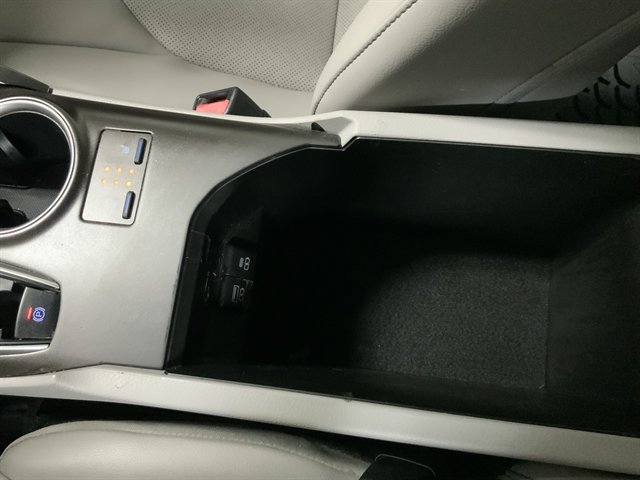 Used 2021 Toyota Camry XLE w/ Navigation Package AWD/4WD image 31