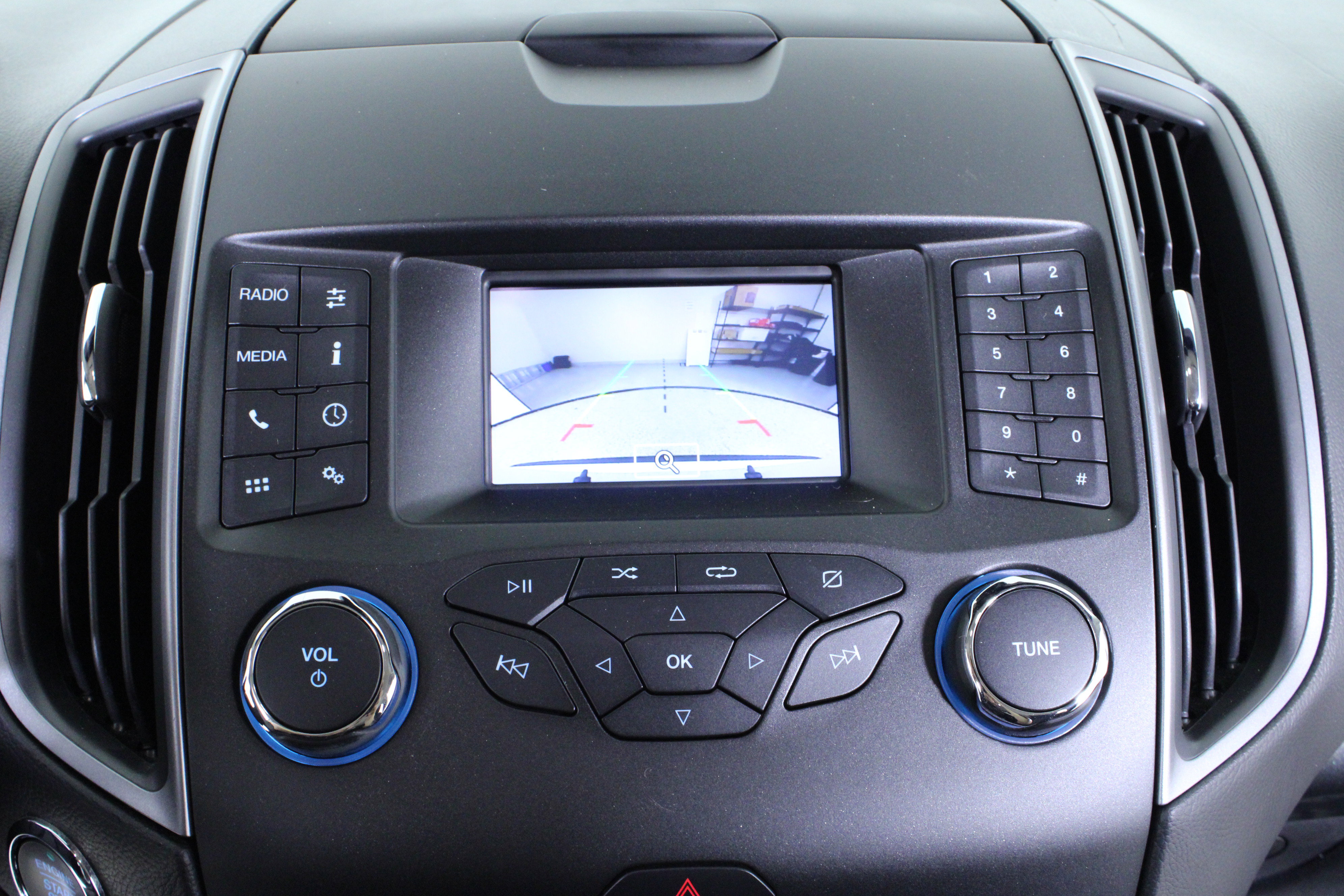 Used 2019 Ford Edge SE image 27